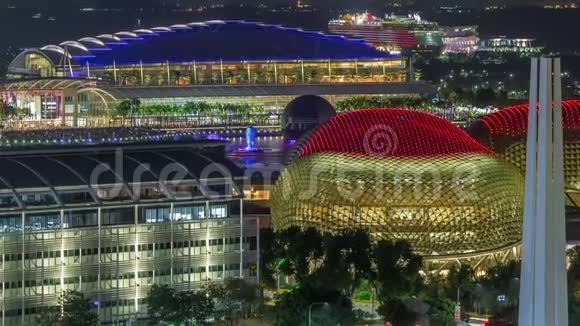 美丽的激光和音乐喷泉展示在新加坡滨海湾金沙海滨空中时光视频的预览图
