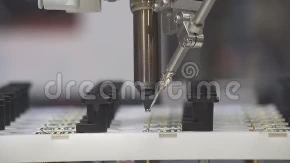 自动焊锡机焊接机器人自动焊锡机视频的预览图
