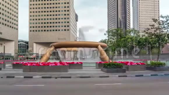 财富喷泉与摩天大楼的时间推移超移并被公认为最大的喷泉视频的预览图