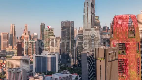 新加坡现代建筑中心的空中城市景观摩天大楼随着时间推移视频的预览图