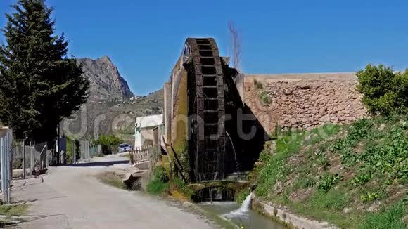 古阿拉伯磨坊西班牙穆尔西亚地区阿巴兰村的水诺里亚视频的预览图