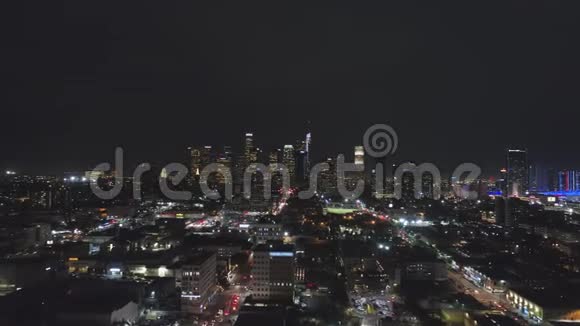 洛杉矶城晚上加州美国鸟瞰图视频的预览图