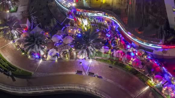 迪拜海滨长廊空中夜晚时光阿拉伯联合酋长国迪拜视频的预览图