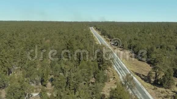凯巴国家森林和汽车路美国亚利桑那州鸟瞰图视频的预览图