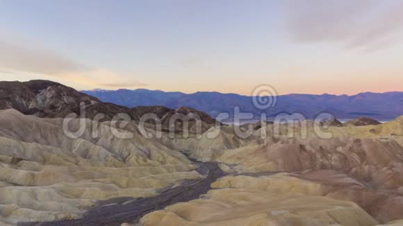 日出的萨布里奇点死亡谷国家公园美国加利福尼亚视频的预览图