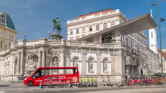 维也纳阿尔贝大臣阿尔贝大臣的马术雕像前景视频的预览图