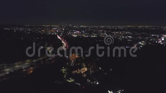 洛杉矶城晚上加州美国鸟瞰图视频的预览图