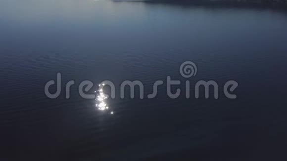 挪威海水上的太阳光视频的预览图