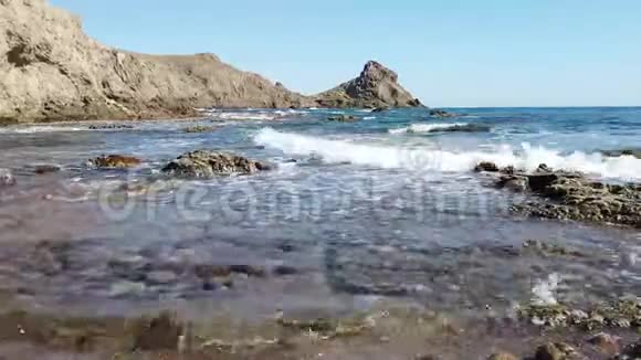 西班牙阿尔梅里亚卡博德加塔尼贾尔公园的洛基海岸安达最大保护区视频的预览图