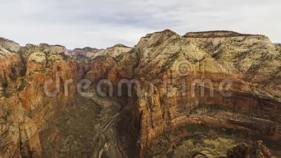 锡安峡谷从天使之巅登陆美国犹他州视频的预览图