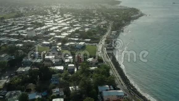 在波多黎各沿海地区对新港进行空中射击视频的预览图