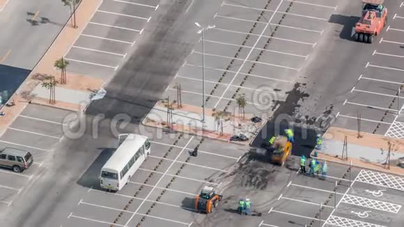 汽车停车场从上面的时间推移空中俯视阿联酋迪拜视频的预览图
