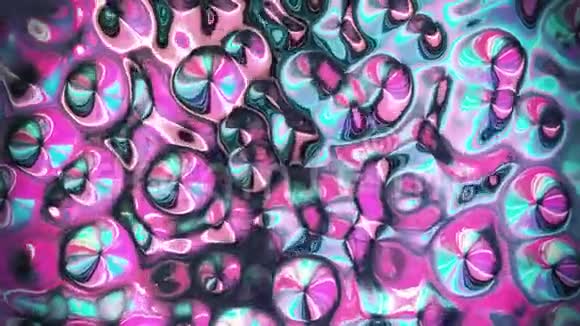 时尚的色彩艳丽的纹理波浪状的生机勃勃的表面与涟漪粉红色蓝色和紫色金属反射视频的预览图