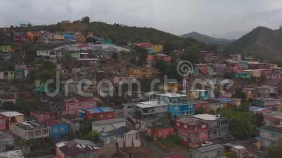 空中建立射击的耀科波多黎各后一系列地震视频的预览图
