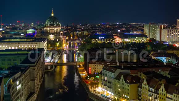 柏林德国五月2019年柏林市中心从上面的时间推移视图著名的历史建筑在夜间视频的预览图