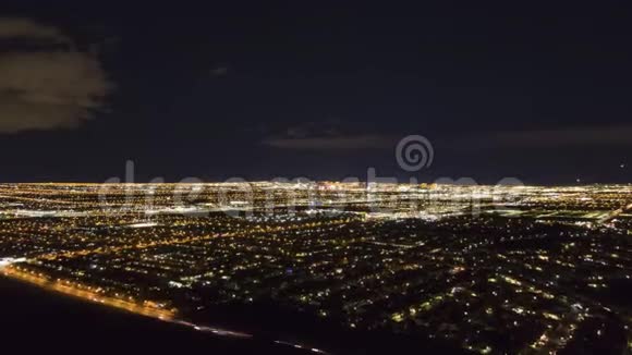 拉斯维加斯的天空之夜美国内华达州鸟瞰图视频的预览图