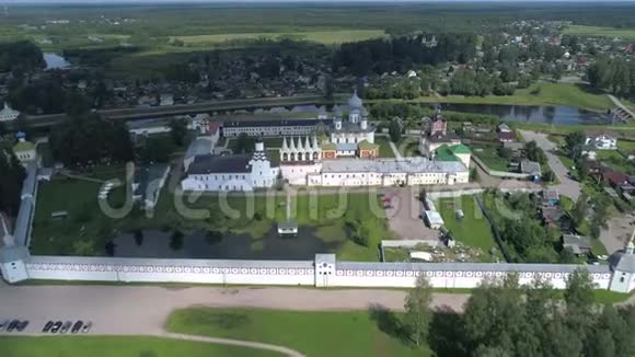 观看老蒂克文设想修道院空中视频列宁格勒地区视频的预览图