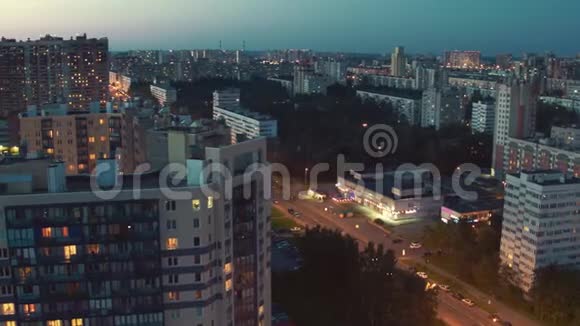 俄罗斯圣彼得堡白色夜晚的俯视图视频的预览图