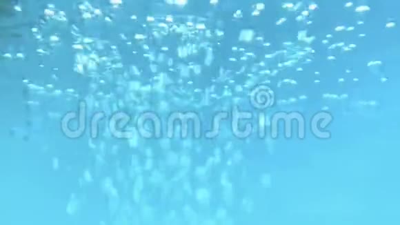 水下海洋环境空气泡慢运动视频的预览图