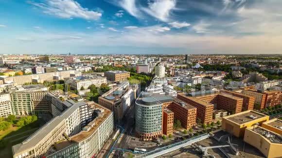 德国柏林2019年5月柏林市中心与街道现代和历史建筑的时间间隔俯视图视频的预览图