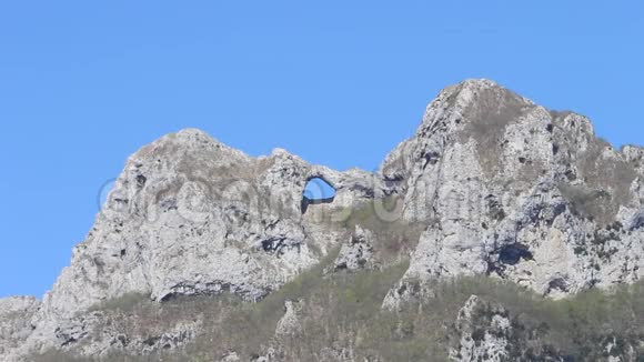 靠近卢克卡加法格纳的阿普安阿尔卑斯山的蒙特福拉托视频的预览图