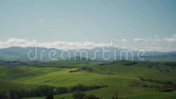 奇安蒂地区托斯卡纳意大利乡村景观中阳光明媚的春日全景视频的预览图