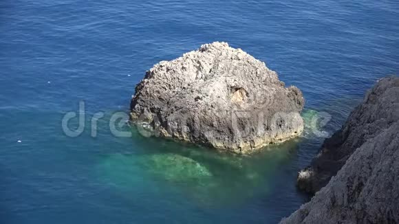 4空中夏季地中海海景莱夫卡达岛希腊热带海滩视频的预览图