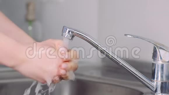 洗手池洗手消毒视频的预览图