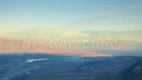 但丁日出之景美国加利福尼亚州死亡谷视频的预览图