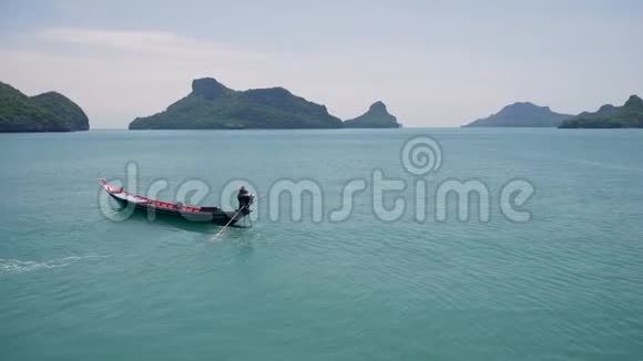 群岛群在昂松国家海洋公园附近的旅游萨美乐园热带度假胜地群岛视频的预览图