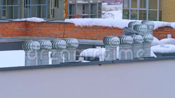 建筑物屋顶通风金属系统视频的预览图