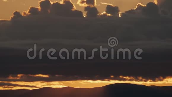 日落时程与云宽视频的预览图