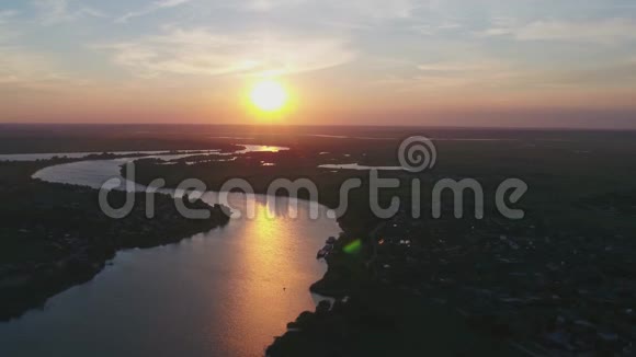 日落时分的唐河从上面令人叹为观止的风景俄罗斯的斯塔洛克卡斯卡亚视频的预览图