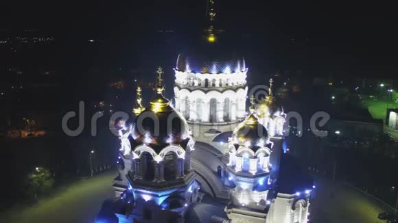 俄罗斯诺瓦赫卡斯克2017年宗教节日期间的东正教教堂视频的预览图