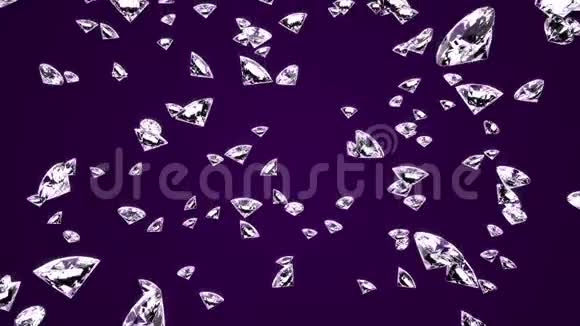 视觉效果在光线下闪闪发光的晶体落在紫色的背景上在水晶脸上闪烁连续不断视频的预览图