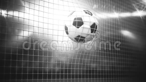 老黑白拍摄的效果一个足球在看台的背景下飞进球门3d视频的预览图