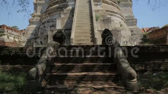 泰国大屿山历史公园的寺庙遗址视频的预览图