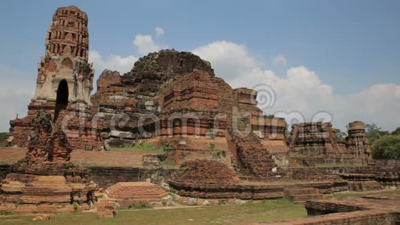 泰国Ayutthaya历史公园老庙遗址视频的预览图
