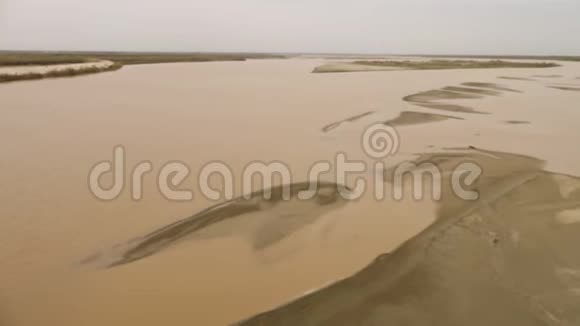 河流流经陆地视频的预览图