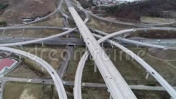 大伽姆JC金海韩国亚洲高速公路交通超垂空中视图视频的预览图
