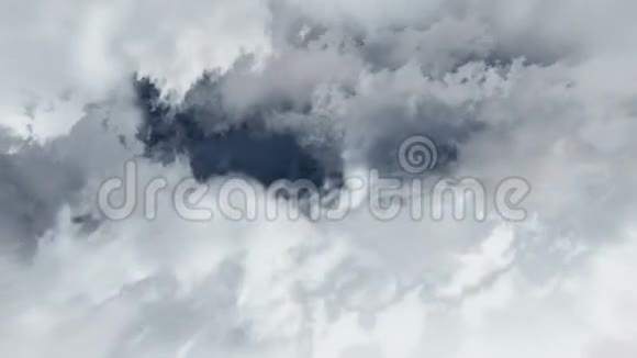 在天空中穿过白云在无缝的环中飞翔视频的预览图