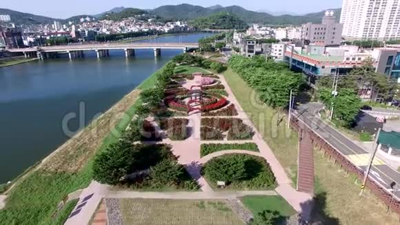 金密原玫瑰园飞阳韩国亚洲视频的预览图