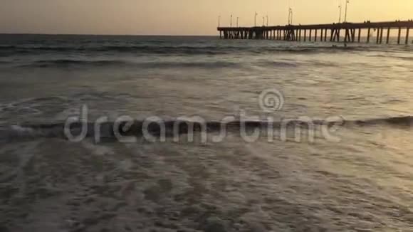 威尼斯海滩码头视频的预览图
