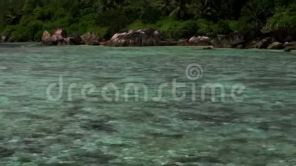 全景观赏热带岛屿特雷斯岛马河塞舌尔视频的预览图