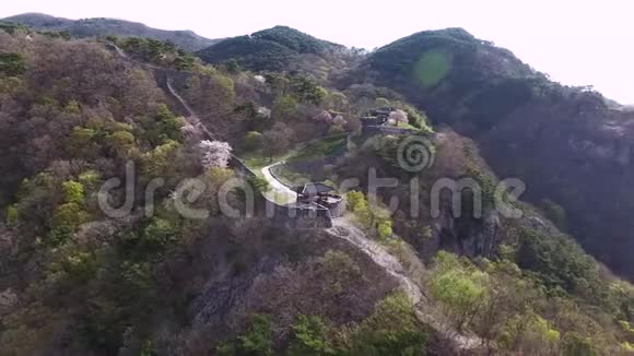 韩国韩国亚洲达米扬杰昂纳姆山堡的鸟瞰图视频的预览图