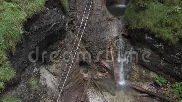 国家公园斯洛伐克乐园的瀑布视频的预览图