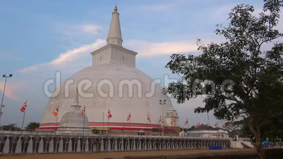 对老巨人鲁万韦利西娅达戈巴塔的看法Anuradhapura斯里兰卡视频的预览图