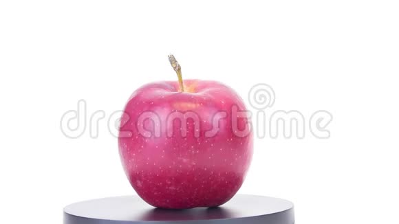 红苹果旋转一圈水果收获视频的预览图