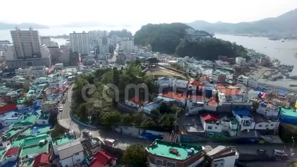 韩国庆南通业东壁朗壁画村鸟瞰图视频的预览图