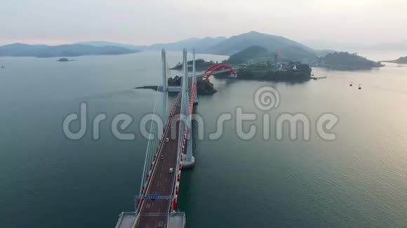 南韩香椿香椿庆南亚洲香椿桥及海洋养老的鸟瞰图视频的预览图